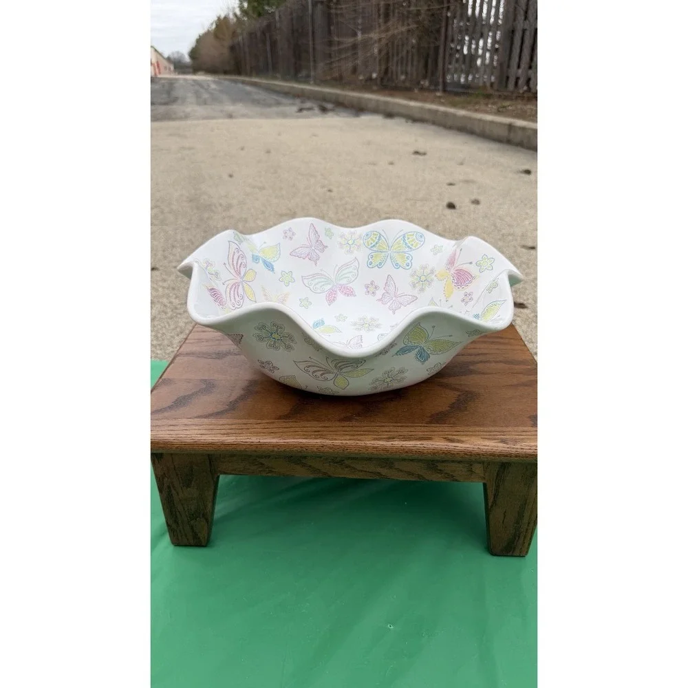 Temp-tations by Tara Butterfly Bowl‎ Scalloped Serving Bowl 12